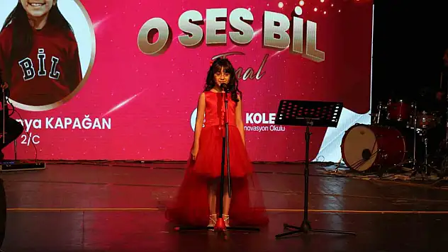 Van'da minik yetenekler ses yarışmasında sahne aldı, birinciler belirlenerek geleneksel süreklilik kazandı!