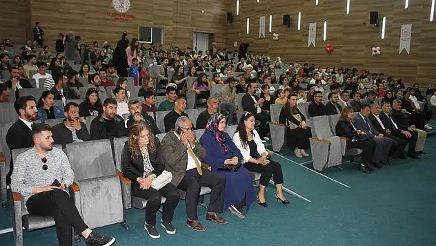 Van'da öğrenciler arası ses yarışması düzenlendi