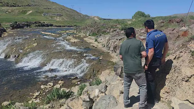 Van'da Polisler, İnci Kefali Koruma Görevini Üstlendi