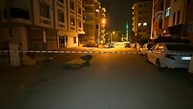 Van'da Şiddetli Rüzgar İtfaiye Ekipleri Gece Boyu Görevde