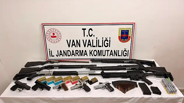 Van'da silahlı hayvan gaspı: 800 küçükbaş sahibine teslim edildi