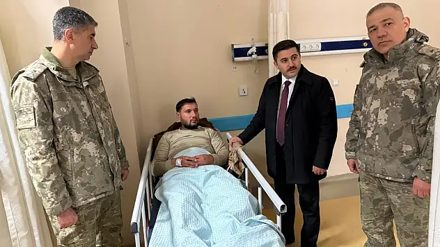 Van'da Sınırda Donma Tehlikesi Geçiren İranlı Askerler Kurtarıldı