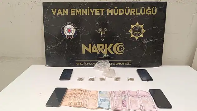 Van'da Torbacılara Yönelik Operasyonda 67 Kişiye İşlem ve Uyuşturucu Ele Geçirildi