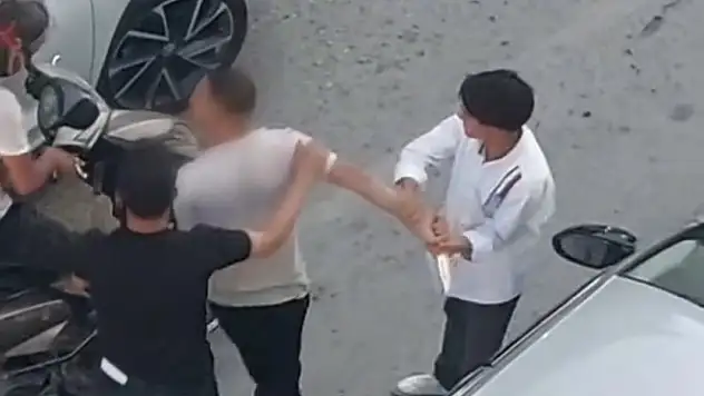 Van'da Trafikte Bıçaklı Kavga Paniğe Neden Oldu