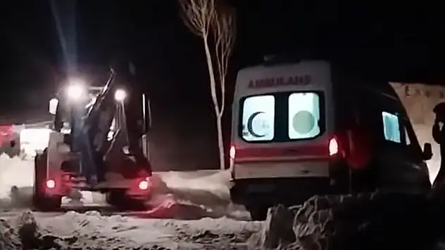 Van'da Zorlu Kış Şartlarında Hasta Kurtarma Operasyonu