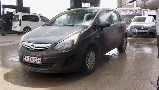 Van'daki oto yıkamacılarda çamur yoğunluğu