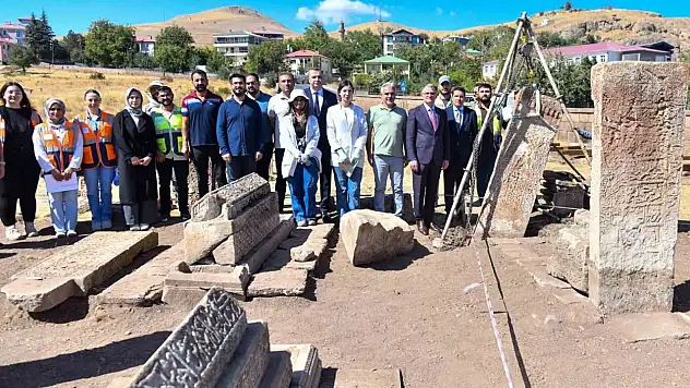 Van'daki Selçuklu Mezarlığı restorasyonu kültürel mirasımıza sahip çıkıyor