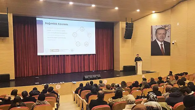 Van Erciş'te Öğretmenlere Bağımlılıkla Mücadele Eğitimi Verildi