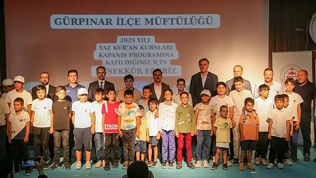 Van Gürpınar'da Yaz Kur'an Kursları Kapanış Programı Düzenlendi