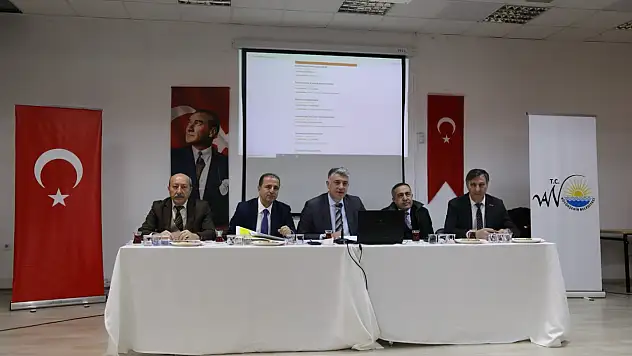 Van Gürpınar ve Gevaş'ta Muhtarlar Toplantısı Düzenlendi