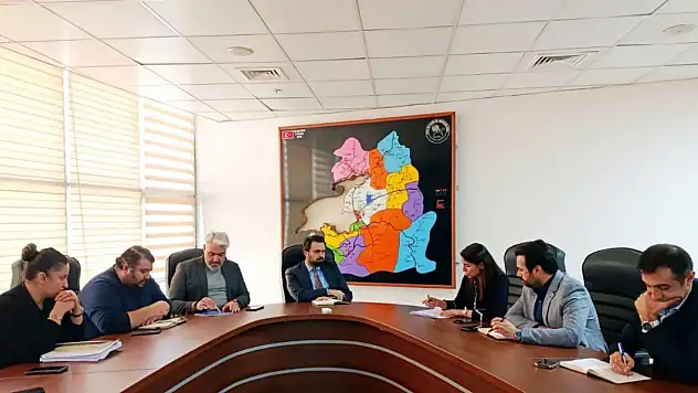 Van İl Sağlık Müdürlüğü'nde Haftalık Değerlendirme Toplantısı Yapıldı