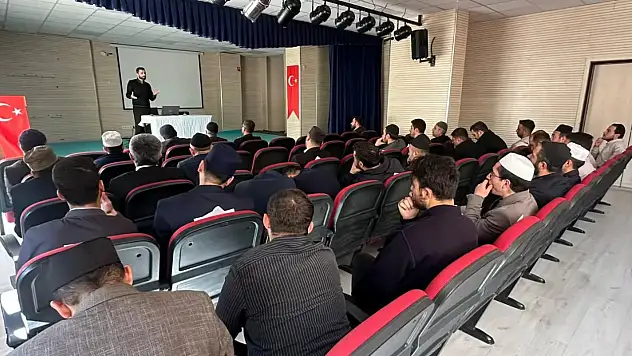 Van İl Sağlık Müdürlüğü'nden Bahçesaray Müftülüğü Personeline Madde Bağımlılığı Eğitimi