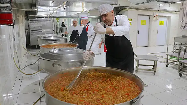 Van Kızılay Aşevi'nde Ramazan mesaisi