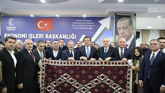 Van TSO'dan 'Ekonomi Buluşmaları Van Programı'na Ev Sahipliği: Bakan ve Bakan Yardımcılarına Van Kilimi Takdim Edildi