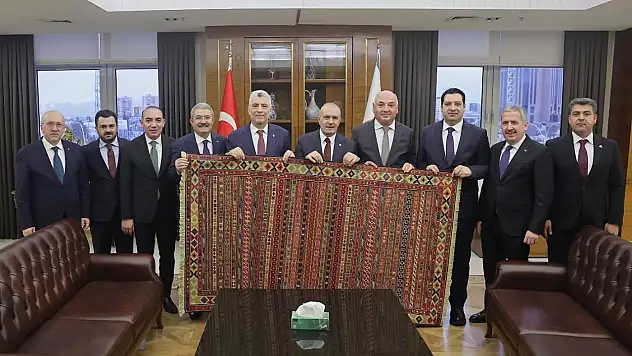 Van TSO'dan Ticaret Bakanı Ömer Bolat'a Ziyaret: Sınır Kapıları ve Lojistik Projeler Gündemde