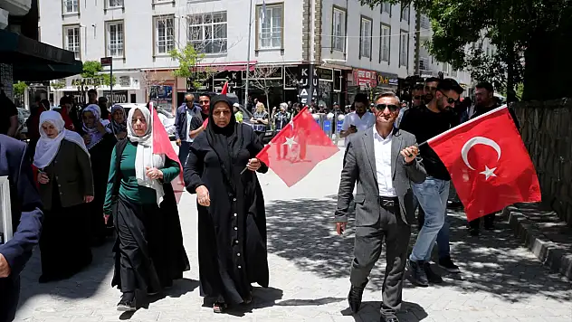 Vanlı ailelerin evlat nöbeti sürüyor