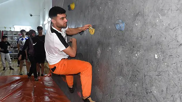 Vanlı tırmanışçı Muhammed Enes Ertan'ın hedefi milli formayla şampiyonluk