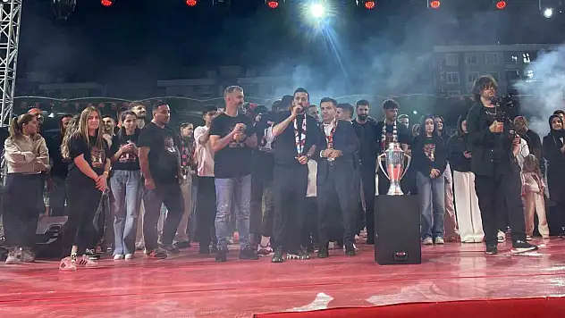 Vanspor FK, Batman'ı yenerek Trendyol 1. Lig'e yükseldi, şehirde coşkulu kutlama!
