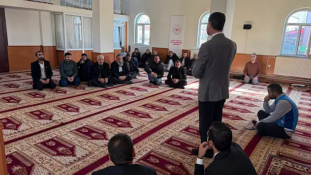 Varto'da Umre Semineri Gerçekleştirildi