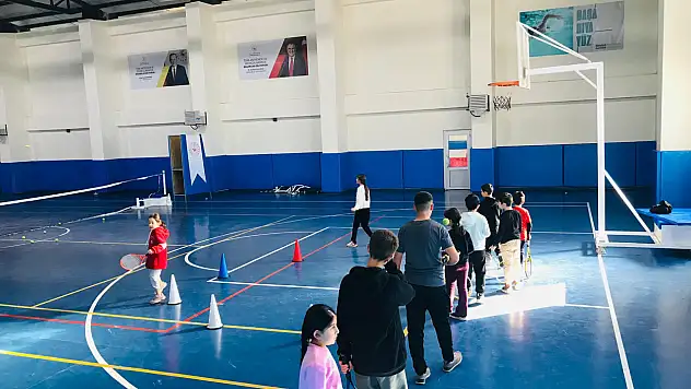 Varto Spor Salonu'nda Tenis Antrenmanları Yoğun İlgi Görüyor