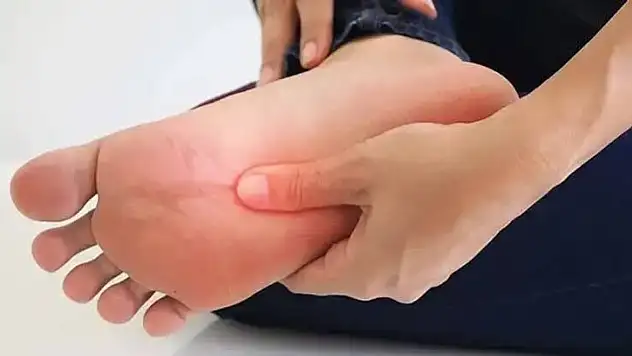 Yanlış terlik kullanımı ayak sağlığını tehdit ediyor