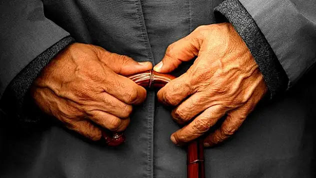 Yaşlı istismarı çoğu zaman sessizce yaşanıyor