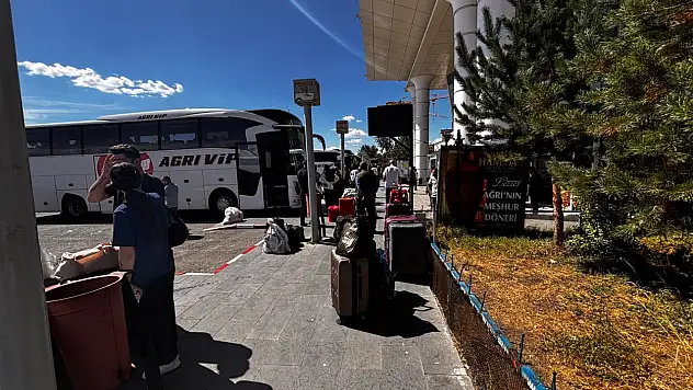 Yeni eğitim dönemi Ağrı Otogarı'nı hareketlendirdi