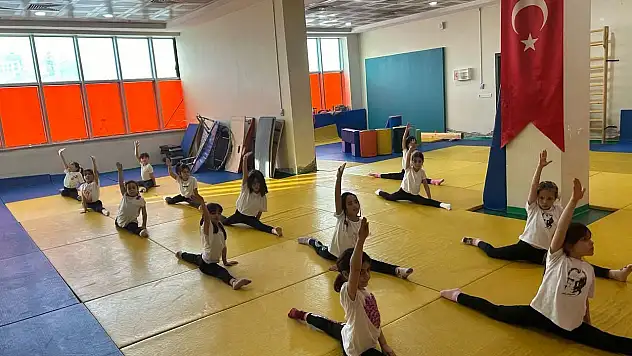 Yeni Spor Salonu'nda Artistik Cimnastik Antrenmanları Büyük İlgiyle Karşılanıyor!