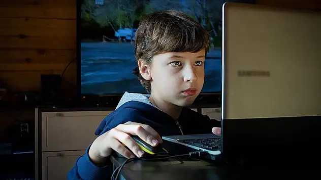 Yeşilay'dan çocuklara yönelik ekran bağımlılığına karşı uyarı