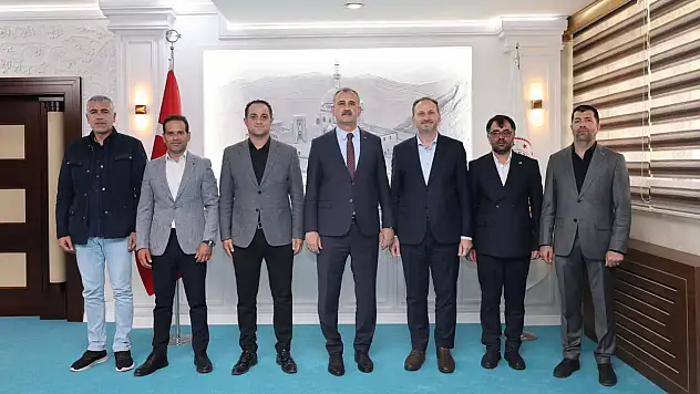 Yeşilay Genel Başkanı Dinç Vali Bozkurt'u ziyaret etti