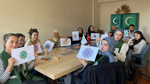 Yeşilay Kars Şubesi'nden Ruh Sağlığına Mandala Atölyesi