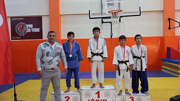 Yıldızlar İl Seçmeleri Emek Spor Salonu'nda Başladı