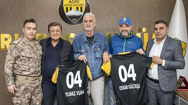 Yılmaz Vural ve Emniyet Müdürü Önder'den Ağrı Spor'a ziyaret