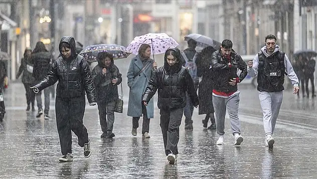 Yurt genelinde aralıklı yağışlar bekleniyor: Ağrı ve üç büyükşehirde nasıl bir hava var?