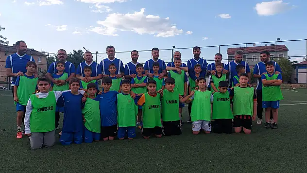 Zafer Mahallesi'nde Her Yaşta Futbol Heyecanı Devam Ediyor