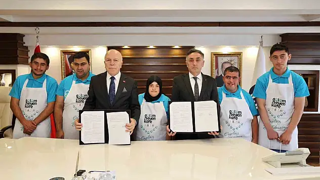 Zihinsel engelli bireyler Gülümseyen Kafe'de istihdam edildi, ekonomik bağımsızlık için önemli adım atıldı