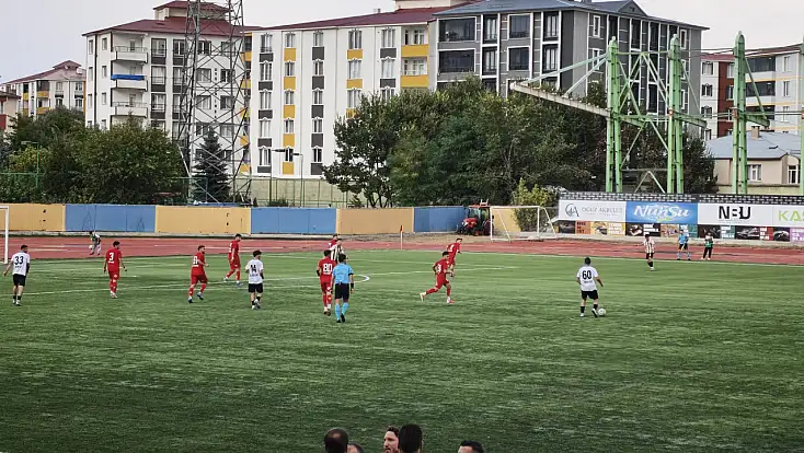 Ağrı 1970 Spor evinde fırsatları değerlendiremedi