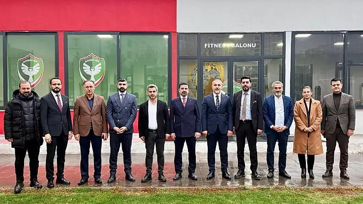Ağrı Barosu ve Bölge Barolarından Amedspor’a ziyaret
