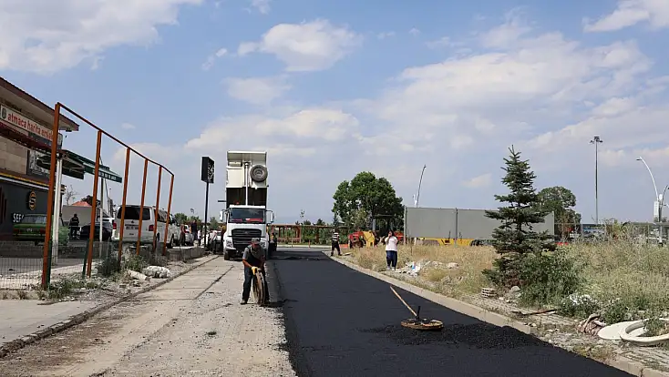 Ağrı Belediyesi kent genelinde altyapı ve üstyapı çalışmalarını sürdürüyor