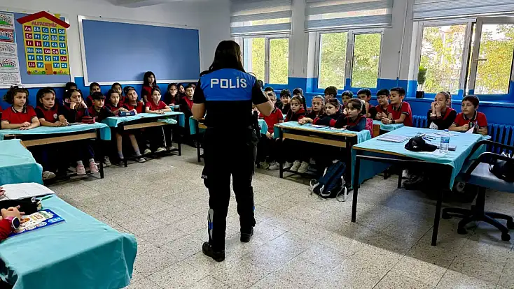 Ağrı’da öğrenciler güvenli internet ve akran zorbalığına karşı bilinçlendiriliyor
