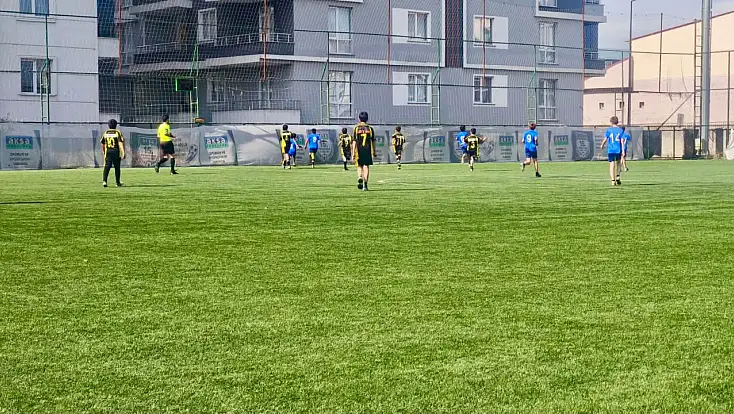 Ağrı’da futbol heyecanı başladı! 13 takım şampiyonluk için sahada
