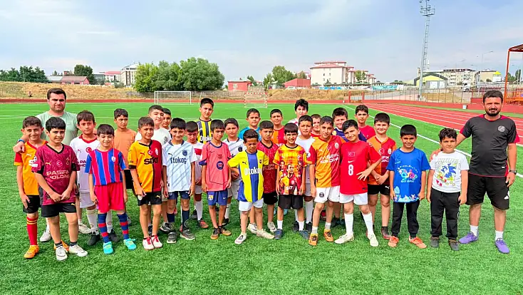 Ağrı’da geleceğin şampiyonları yaz spor okullarında yetişiyor