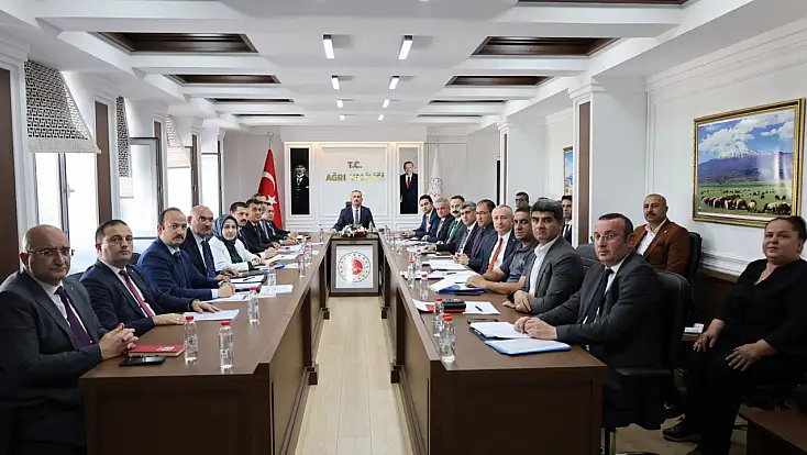 Ağrı'da eğitimden turizme kapsamlı değerlendirme toplantısı yapıldı