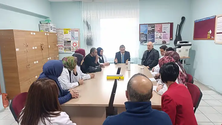 Ağrı'da İl Milli Eğitim Müdürü Çakan Eğitim Müfettişleriyle bir araya geldi