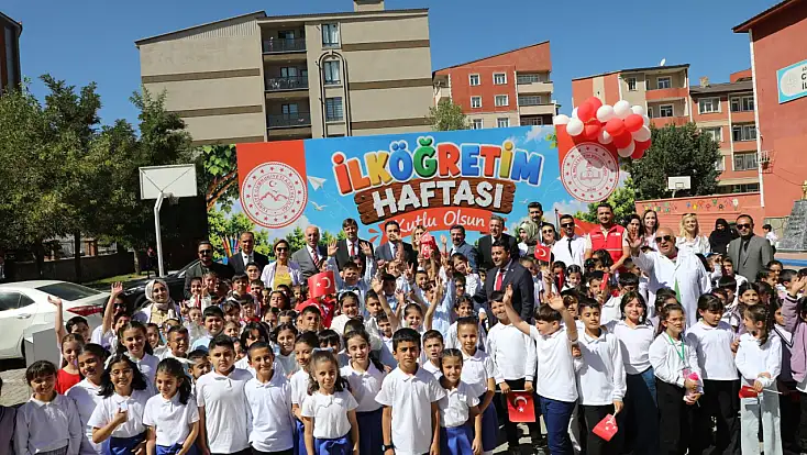 Ağrı’da İlköğretim Haftası coşkuyla kutlandı