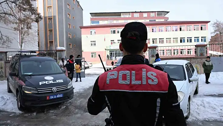 Ağrı’da okul çevreleri polis gözetiminde