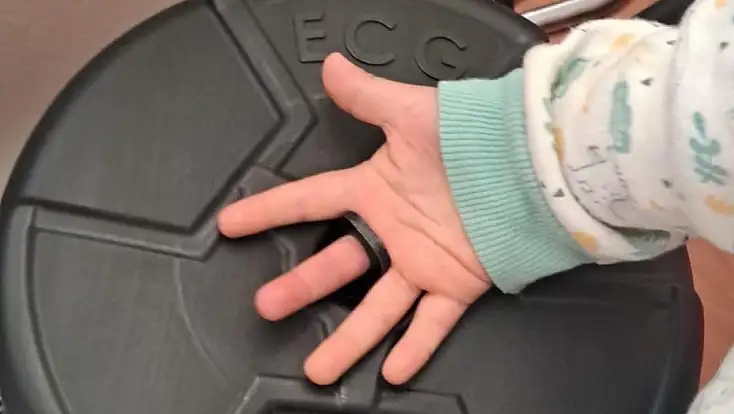 Ağrı’da parmağı spor aletine sıkışan çocuk için ekipler seferber oldu