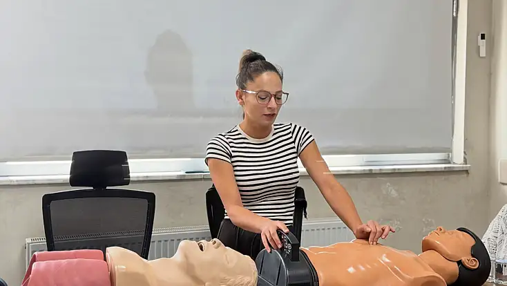 Ağrı’da sağlık personeline hayati müdahale eğitimi