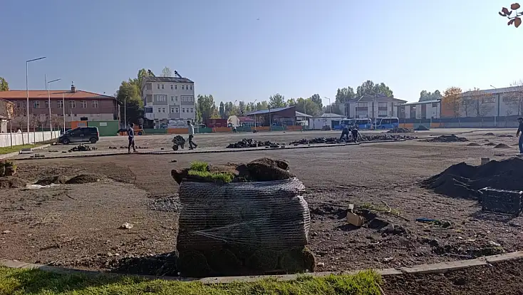 Ağrı’da  trafiğe nefes aldıracak 300 araçlık otoparkta sona gelindi