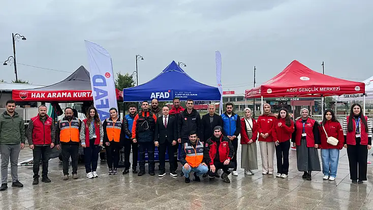 Ağrı’da tüm kamu kurumları ve okullarda eş zamanlı deprem tatbikatı yapıldı